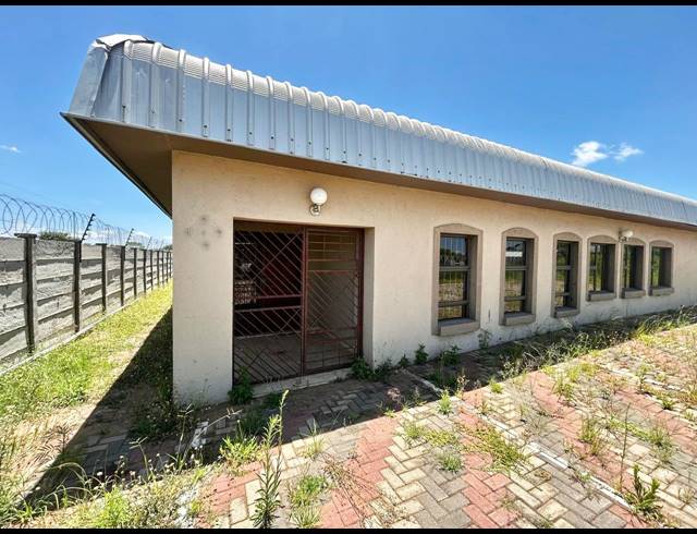 300M² BUSINESS CENTRE FOR SALE IN MAGNA VIA INDUSTRIAL